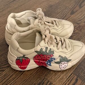 Gucci Strawberry Graphic Leather Sneakers size36